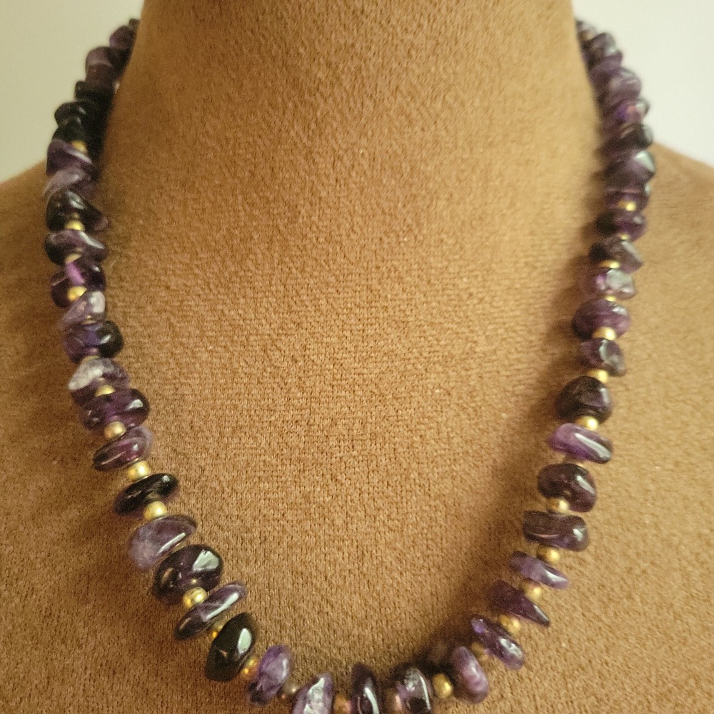 Vintage Amethyst Chip Bead Necklace 18 Inch Gold Tone Barrel Clasp Witchcore